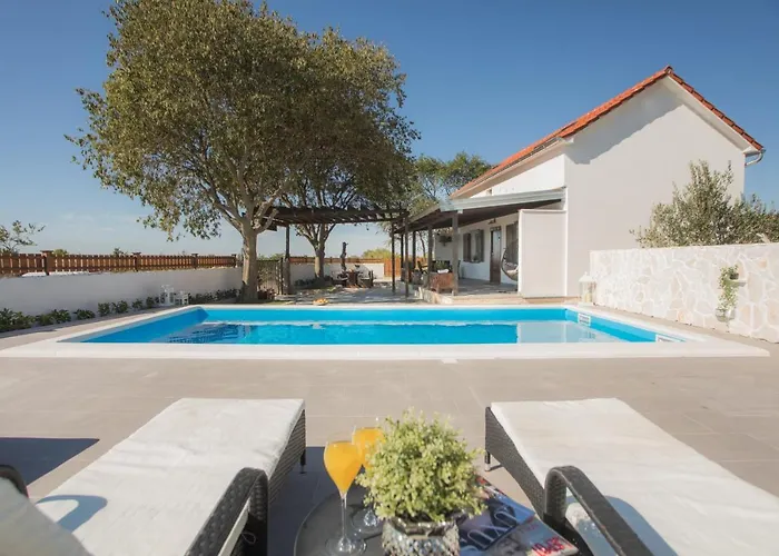 וילה Rustica Pokrovnik